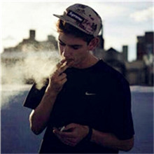 抽烟的男生头像 有伤感的,有冷酷的,也有霸气十足的