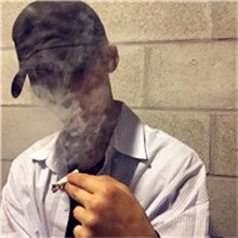 抽烟的男生头像 有伤感的,有冷酷的,也有霸气十足的