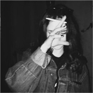 好看黑白抽烟寂寞伤感女生头像 一切都是过去了
