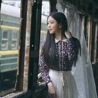 文艺复古女生头像,心中随忧愁散落一地,安静点吧