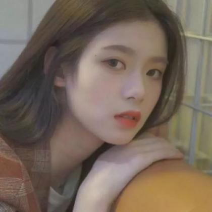 港风女生头像微信高冷，时光替你丢掉了我
