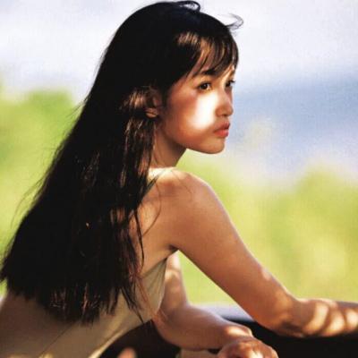 很有气质特别有质感的唯美复古女生头像