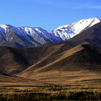 甘肃兰州白塔山风景唯美头像,蓝天白云和雪山