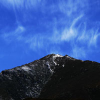 甘肃兰州白塔山风景唯美头像,蓝天白云和雪山