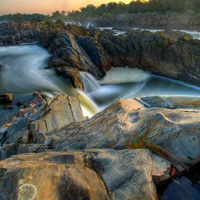 山中溪流水,美景此地有,山水如画吧