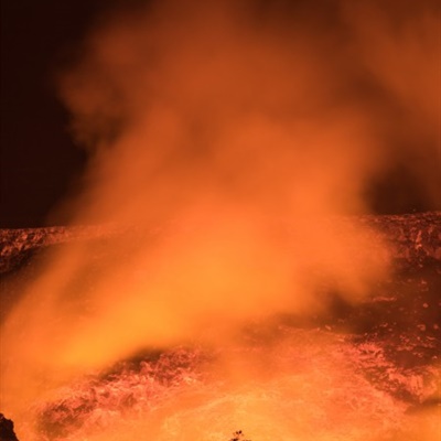 个性风景头像 磅礴喷发的火山风景图片