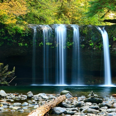 山清水秀微信头像 山涧溪流瀑布图片