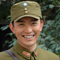 中国著名男演员黄海冰帅气头像_以饰演武侠小生出名