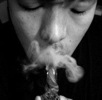 经典qq头像男生非主流灰色,俊美突出的五官,完美的脸型很好看