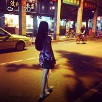 清新俏丽的短发非主流女生头像,回首往事想起了太多的不愉快