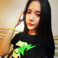 清新俏丽的短发非主流女生头像,回首往事想起了太多的不愉快
