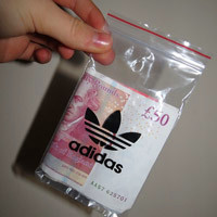 欧美潮流阿迪达斯标志头像（adidas）是德国运动用品制造商