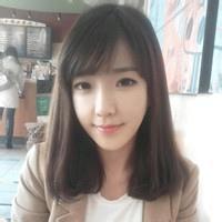 时尚清爽的非主流女生头像不带字,淡然而浅笑很迷人