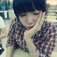 时尚清爽的非主流女生头像不带字,淡然而浅笑很迷人