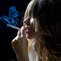 女生吸烟qq头像,来一支香烟解解我们的郁闷吧