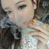 非主流叼烟女生头像,女人抽烟霸气的样子有点拽