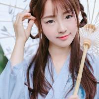 清新柔顺直发自然美女,水中写真图片