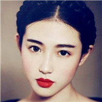 个性比较拽红唇猛女头像,有一股女汉子的味道吧