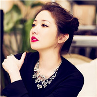 个性比较拽红唇猛女头像,有一股女汉子的味道吧