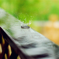 下雨的伤感头像,下雨的日子一个人是最安静的时候了