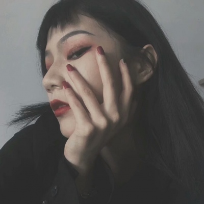 时尚女生头像，全部是暗色调也有喜欢的