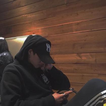 好看微信头像男生霸气冷酷，近猪者痴近我者甜绝对的