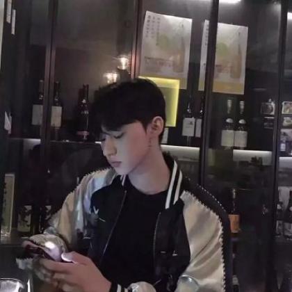 男生伤感颓废头像，你不在我身边淡出我的生活了