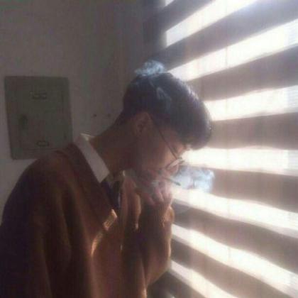 qq头像伤感男生侧面暗色系，这种风格比较有个性