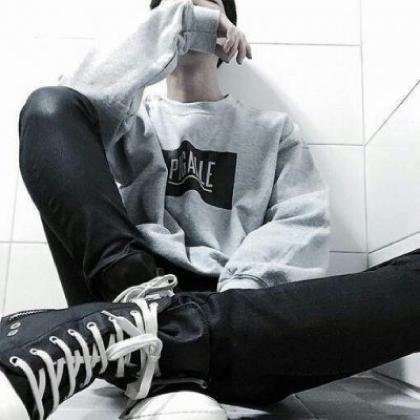 qq头像伤感男生侧面暗色系，这种风格比较有个性