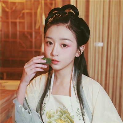 qq女生头像非主流个性唯美，无所谓模样眼里很干净