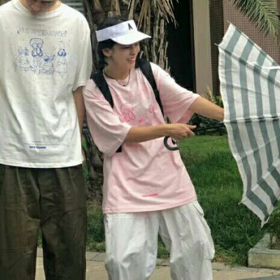身高差情侣头像真人，只要相爱身高不是问题了