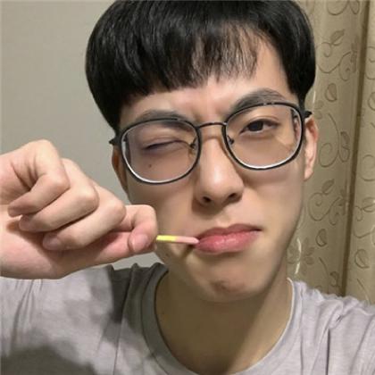 真人搞笑男生头像图片，送给爱搞怪的幽默的男生用的