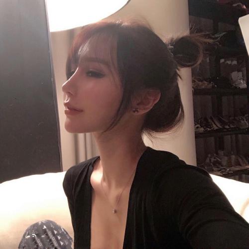 qq美女头像漂亮女生头像，她的笑容如春天的花朵，绽放出无尽的美丽