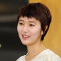 韩国女演员尹珍熙QQ头像_既清纯又散发着成熟味道魅力女人