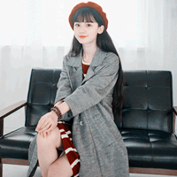 韩式风的阿宝色女生头像,穿着时尚搭配简约低调的