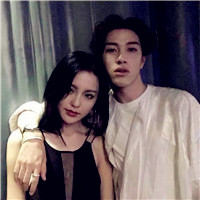 情侣头像韩系风 那个她曾经深爱的男人