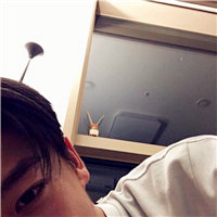 情侣头像韩系风 那个她曾经深爱的男人