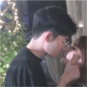 会带我吃宵夜的人 韩系真人情侣一对