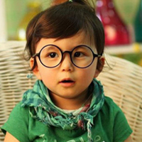 qq头像萌小孩戴眼镜的 帅气耍酷的拽拽的小正太