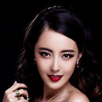 温暖娴静的微笑美女米露QQ头像图片_淡定如同初荷的女孩