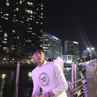 人气爆棚颜值颇高帅哥头像,嘟嘟嘴的,卖萌的