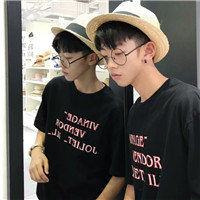 喜欢抽烟的还是戴眼镜的 戴眼镜的帅气男生图片