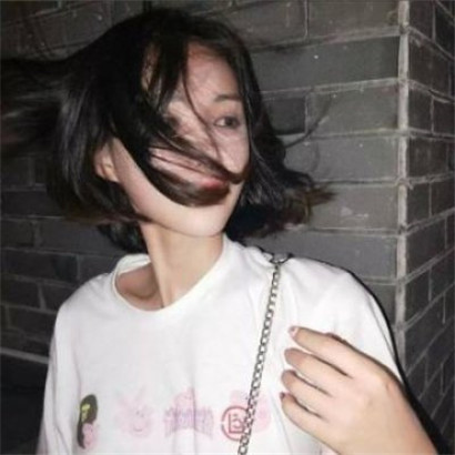 网红头像女高冷社会，只要你喜欢我每天更新多一点