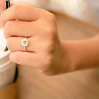 女生带戒指头像图片 唯美好看的女生手戴戒指