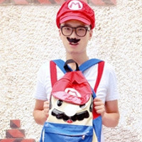 2013时尚超拽情侣头像一左一右分开,同样疯狂的两个人