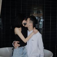 时尚的情侣头像 想被你一直宠你是否愿意呢