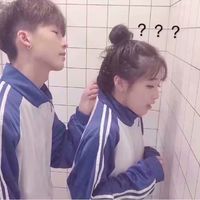 小情侣QQ头像一左一右，有社会系的、有校服学生系的