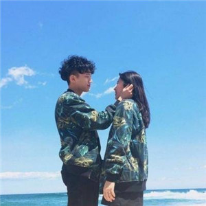 秀恩爱甜蜜亲吻情侣头像，我把我从来不给别人的