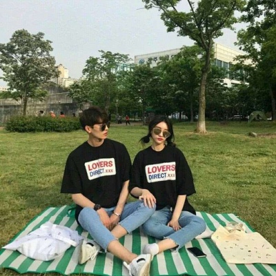00后专用情侣头像，清新时尚唯美系列12张