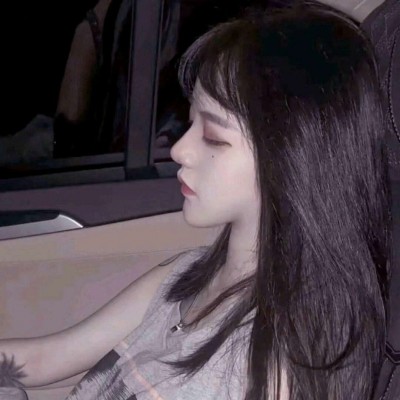 优质高清情侣头像 你痴情就是别人的负担